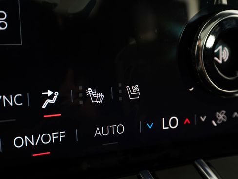 Used 2026 GMC Yukon XL Denali Ultimate AWD/4WD image 27