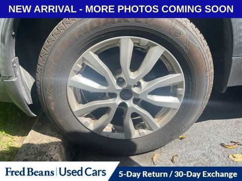Used 2017 Nissan Rogue SV AWD/4WD image 16
