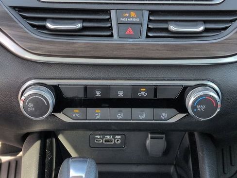 Used 2024 Nissan Altima 2.5 SV image 9