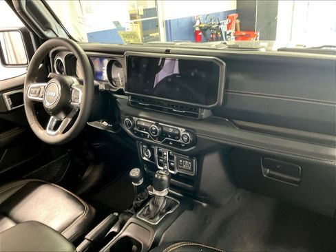 Used 2024 Jeep Wrangler Sahara w/ Technology Group image 14