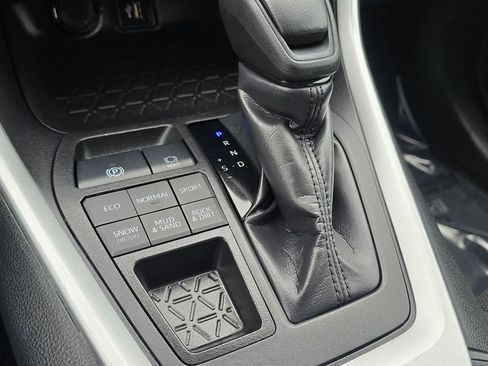 Used 2024 Toyota RAV4 LE image 24