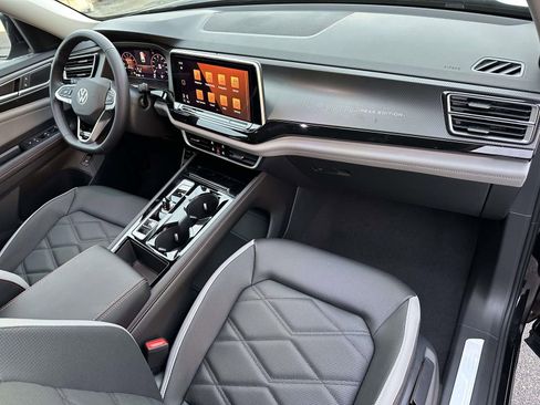 New 2026 Volkswagen Atlas Peak Edition image 12