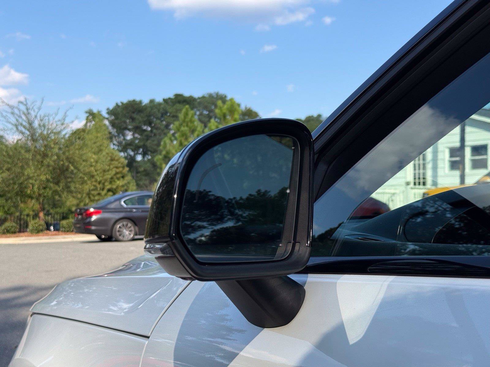 Used 2019 Volvo XC40 T5 R-Design AWD/4WD image 13