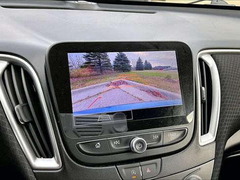 Used 2024 Chevrolet Malibu LT image 14