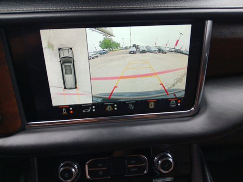 Used 2023 GMC Yukon XL Denali Ultimate AWD/4WD image 15