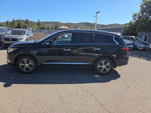 Used 2020 INFINITI QX60 Luxe w/ Essential Package FWD image 2