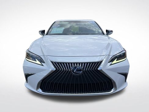 Used 2019 Lexus ES 300h Ultra Luxury w/ Accessory Package 2 FWD image 3