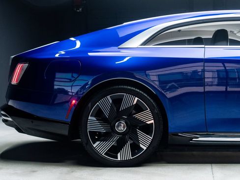 Used 2024 Rolls-Royce Spectre w/ Spectre Launch Package AWD/4WD image 16