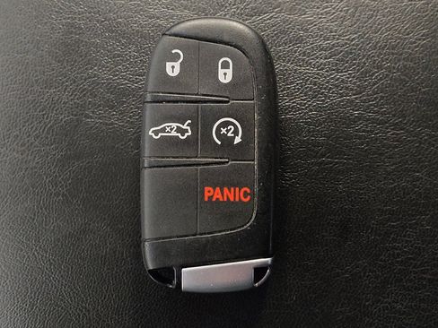Used 2016 Chrysler 300 C w/ Safetytec Plus Group AWD/4WD image 32