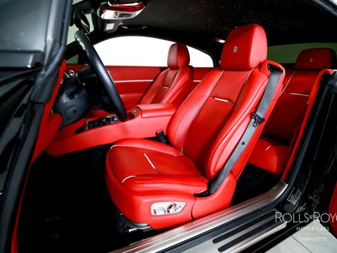 Used 2020 Rolls-Royce Wraith image 13