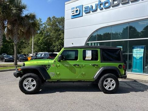 Used 2018 Jeep Wrangler Unlimited Sport AWD/4WD image 2