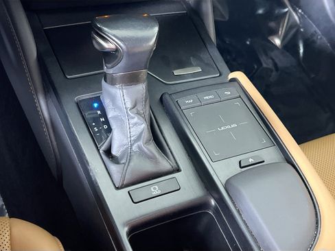 Used 2022 Lexus ES 350 w/ Premium Package image 16