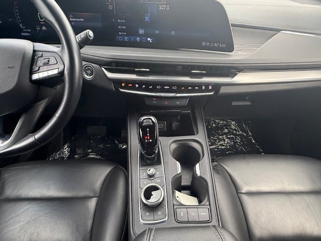 Used 2025 Cadillac XT4 Premium Luxury FWD image 3