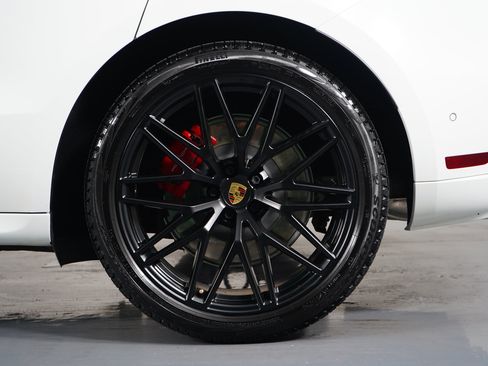 Used 2023 Porsche Macan GTS w/ Premium Package Plus image 21