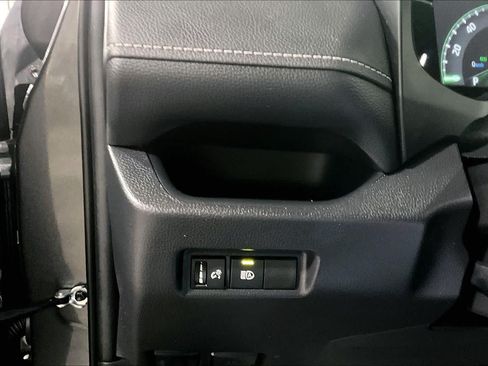 Used 2025 Toyota RAV4 LE AWD/4WD image 35