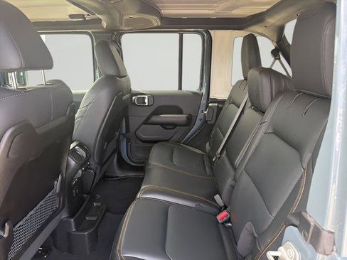 Used 2024 Jeep Wrangler Unlimited Sahara w/ Technology Group AWD/4WD image 14