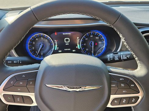 New 2026 Chrysler Pacifica Select image 24