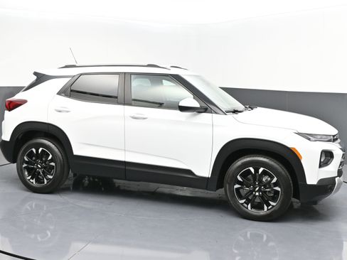 Used 2023 Chevrolet TrailBlazer LT FWD image 8