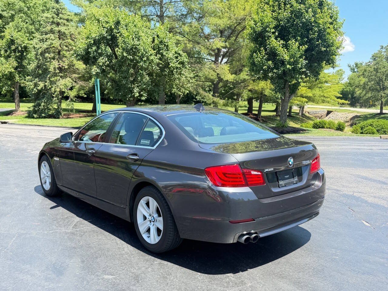 Used 2013 BMW 528i xDrive Sedan AWD/4WD image 4