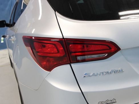 Used 2017 Hyundai Santa Fe Sport image 32