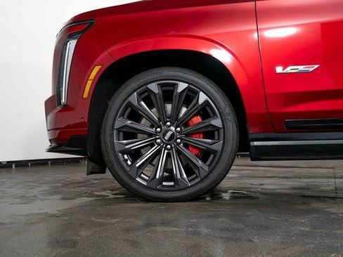 Used 2025 Cadillac Escalade V image 12