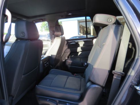 Used 2025 Chevrolet Tahoe RST w/ Comfort Package AWD/4WD image 14