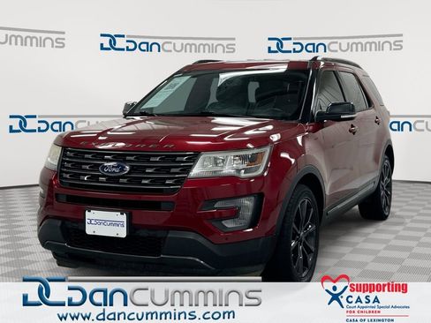 Used 2017 Ford Explorer XLT w/ Equipment Group 202A AWD/4WD image 1