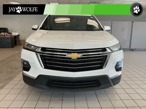 Used 2024 Chevrolet Traverse LT FWD image 2