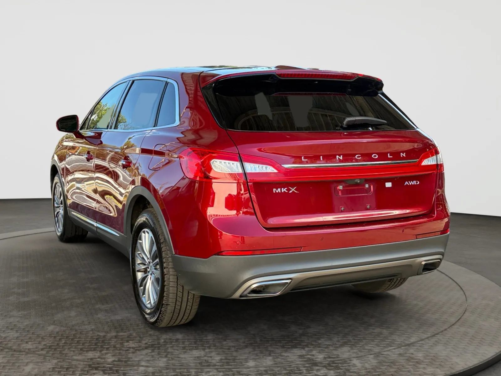 Used 2017 Lincoln MKX Select w/ Select Plus Package AWD/4WD image 8
