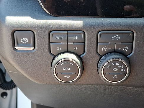 Used 2026 Chevrolet Silverado 1500 LT Trail Boss w/ Protection Package AWD/4WD image 24