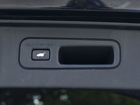 Used 2025 Honda Pilot EX-L image 43