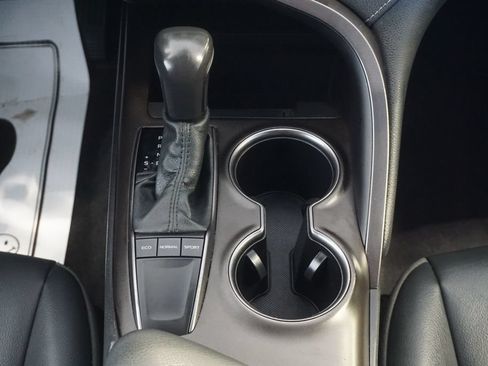 Used 2024 Toyota Camry SE FWD image 30