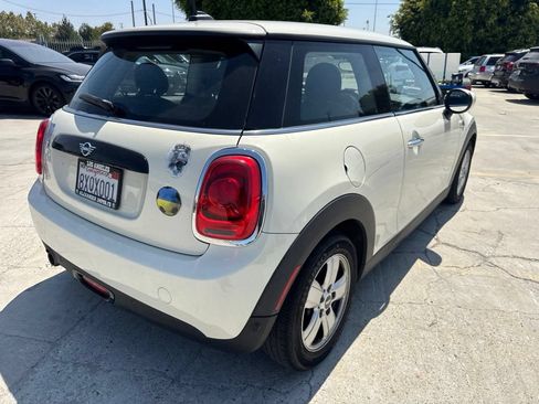 Used 2021 MINI Cooper 2-Door Hardtop FWD image 5