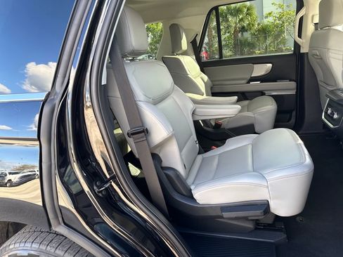 Certified 2025 Ford Expedition Active image 29