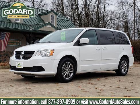 Used 2016 Dodge Grand Caravan SE image 1