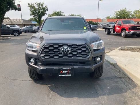 Used 2023 Toyota Tacoma TRD Off-Road w/ Technology Package image 3