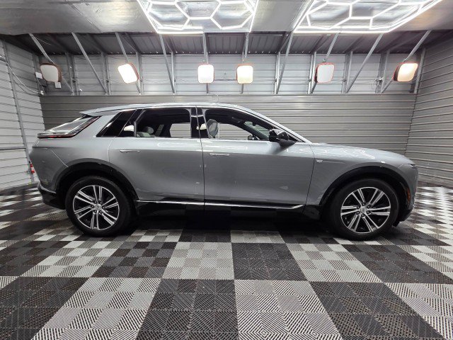 Used 2024 Cadillac Lyriq Luxury AWD/4WD image 10