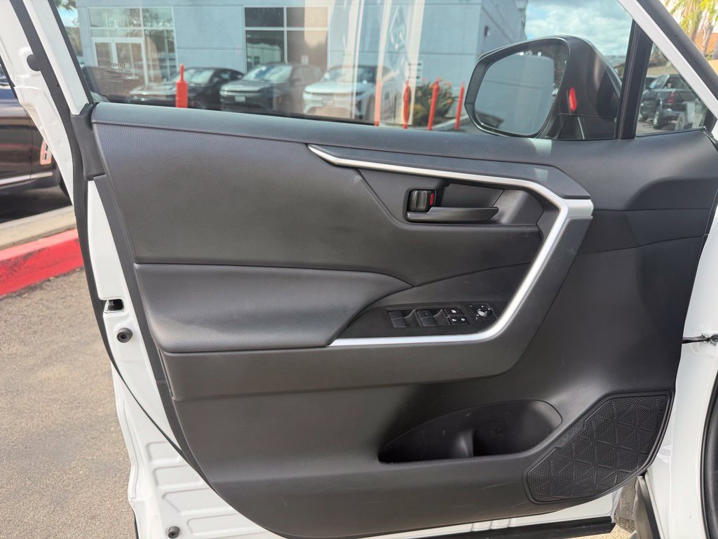 Used 2025 Toyota RAV4 LE AWD/4WD image 20