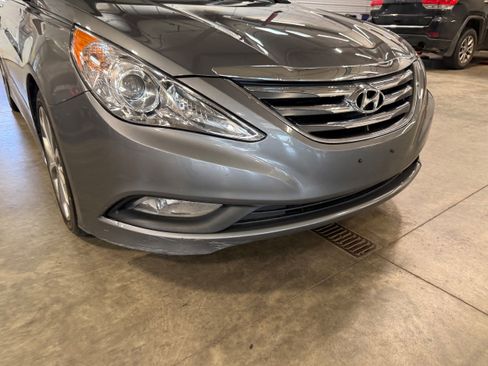 Used 2014 Hyundai Sonata SE FWD image 2
