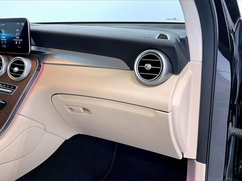 Certified 2022 Mercedes-Benz GLC 300 image 18