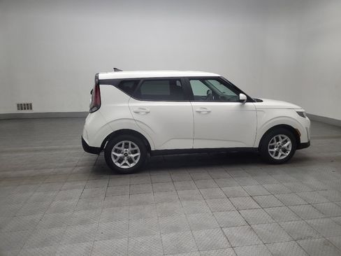 Used 2025 Kia Soul LX w/ LX Technology Package FWD image 10