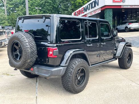 Used 2018 Jeep Wrangler Unlimited Sahara AWD/4WD image 6