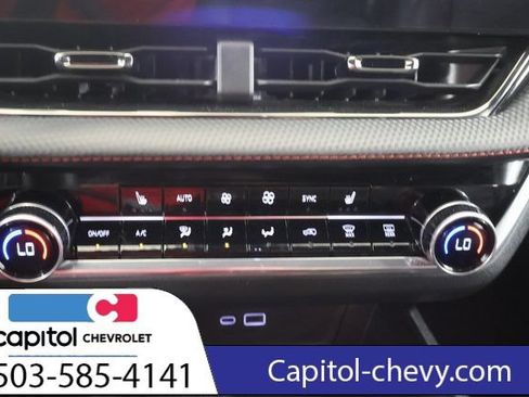 Used 2025 Chevrolet Equinox RS AWD/4WD image 18