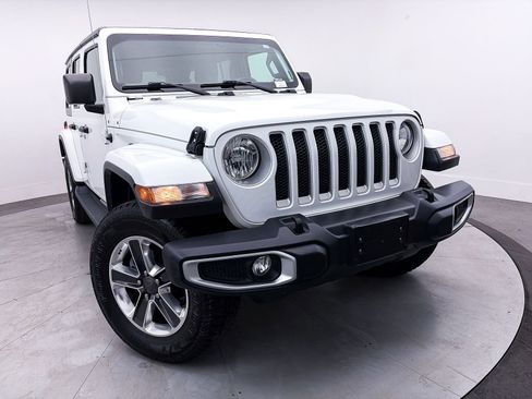 Used 2019 Jeep Wrangler Unlimited Sahara AWD/4WD image 6