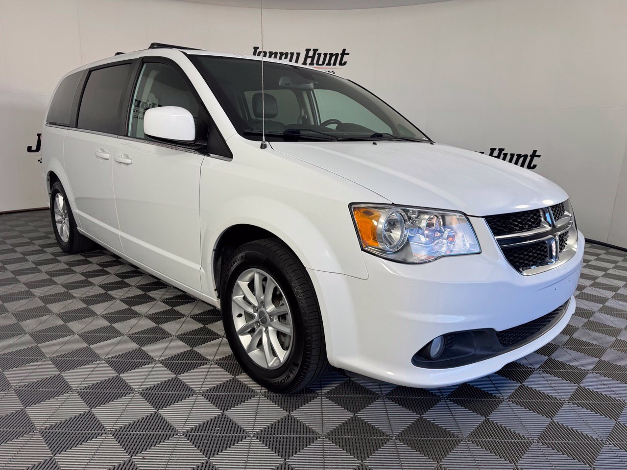 Used 2019 Dodge Grand Caravan SXT FWD image 5