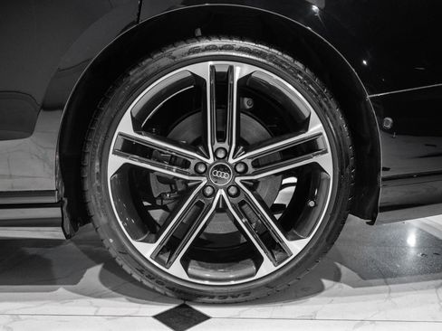 Used 2025 Audi A8 L 3.0T AWD/4WD image 14