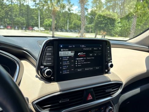 Used 2020 Hyundai Santa Fe Limited FWD image 15