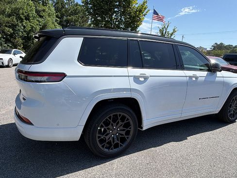 New 2026 Jeep Grand Cherokee L Summit w/ Obsidian Package AWD/4WD image 8