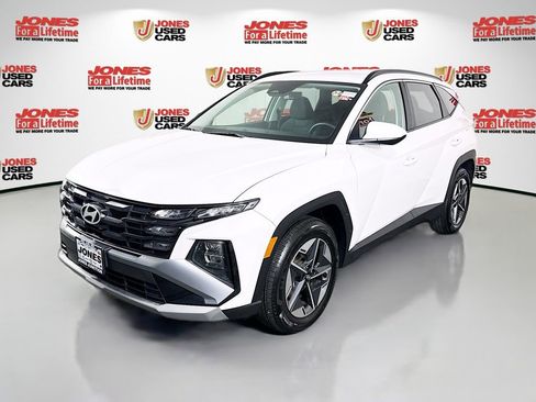 Certified 2025 Hyundai Tucson SEL FWD image 11