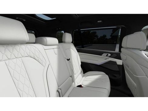 New 2027 BMW X7 xDrive40i w/ Executive Package AWD/4WD image 12